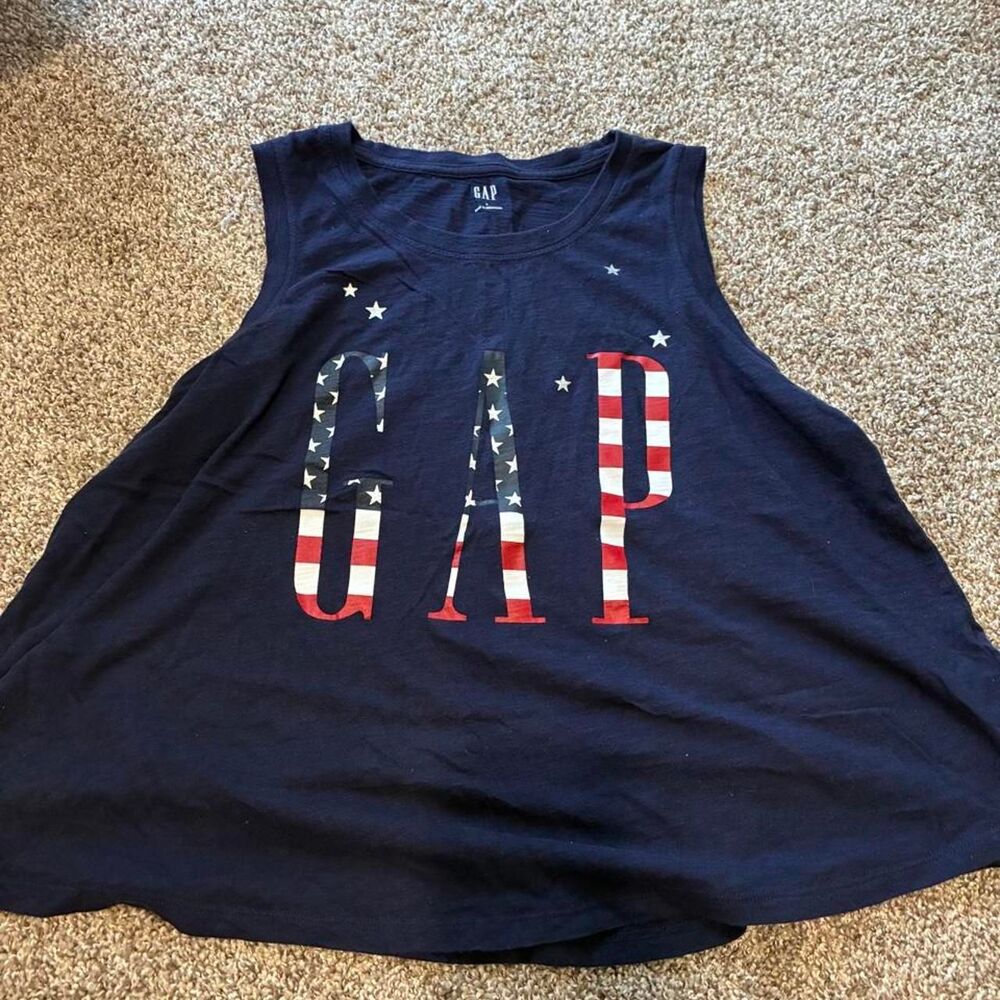 Gap Women's Navy and Black Vest